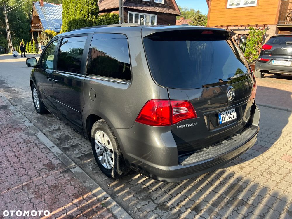Volkswagen Routan - 7