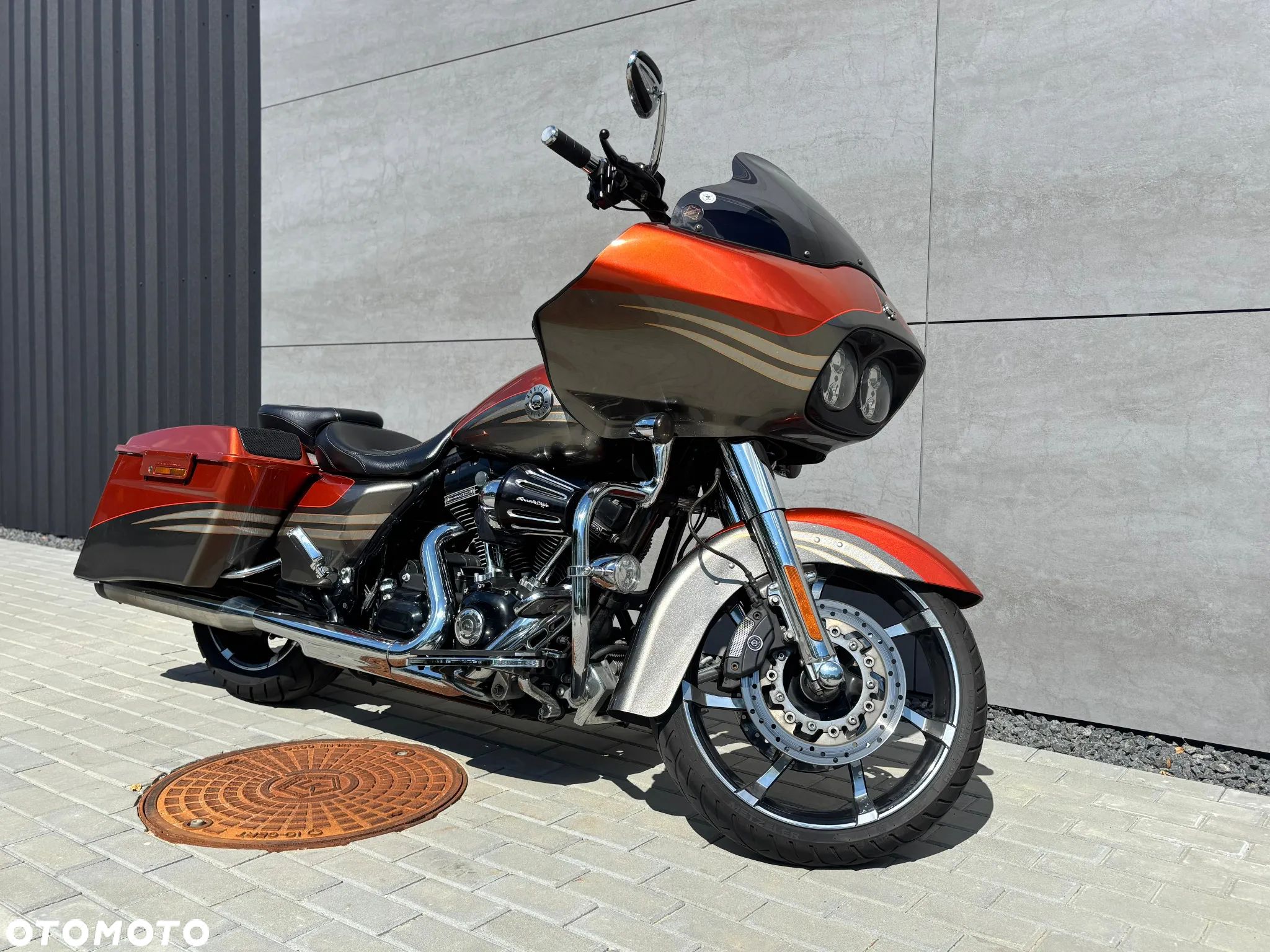 Harley-Davidson Touring Road Glide - 1