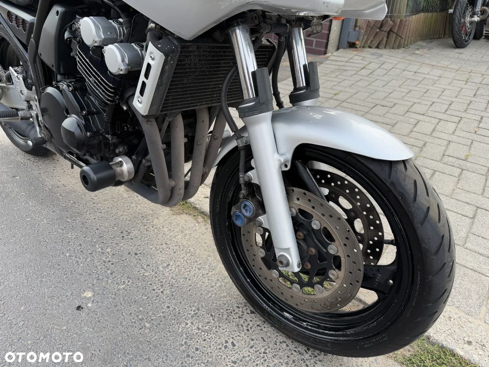 Yamaha FZS - 20