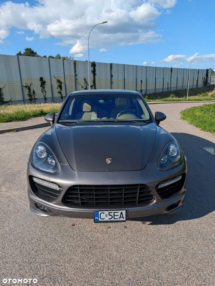 Porsche Cayenne GTS - 1