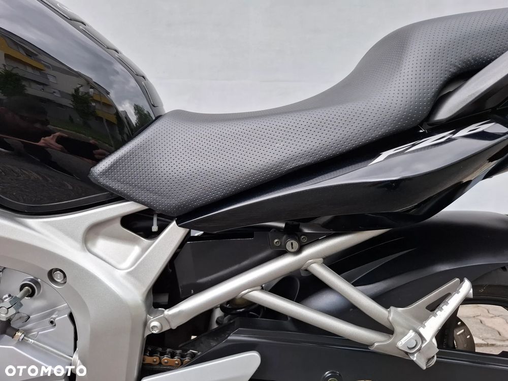 Yamaha FZ6 - 26