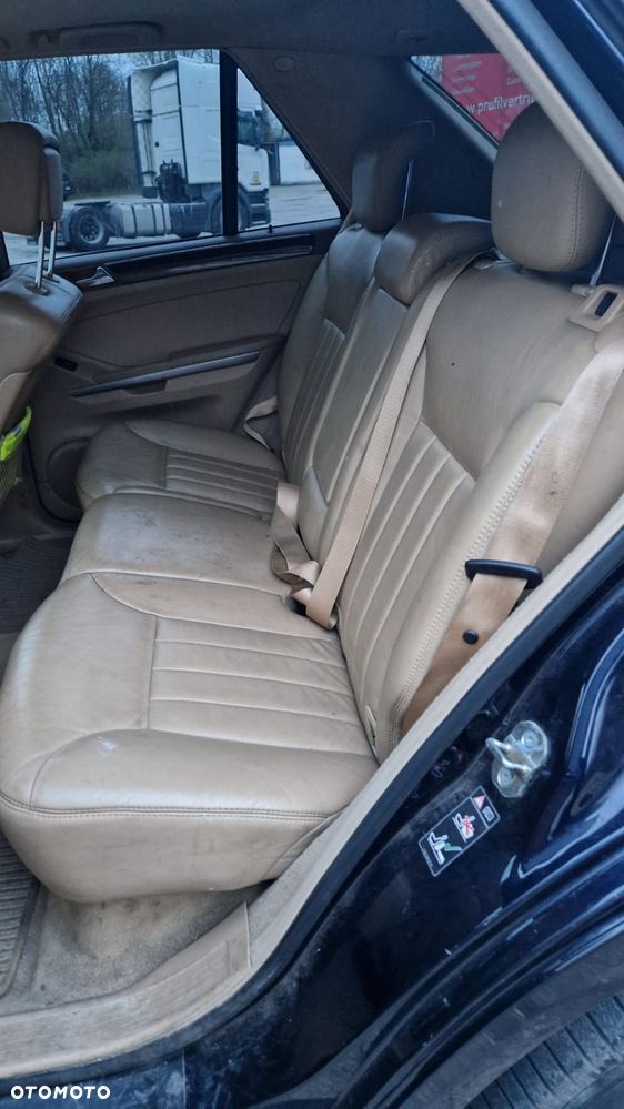 Mercedes-Benz ML - 14