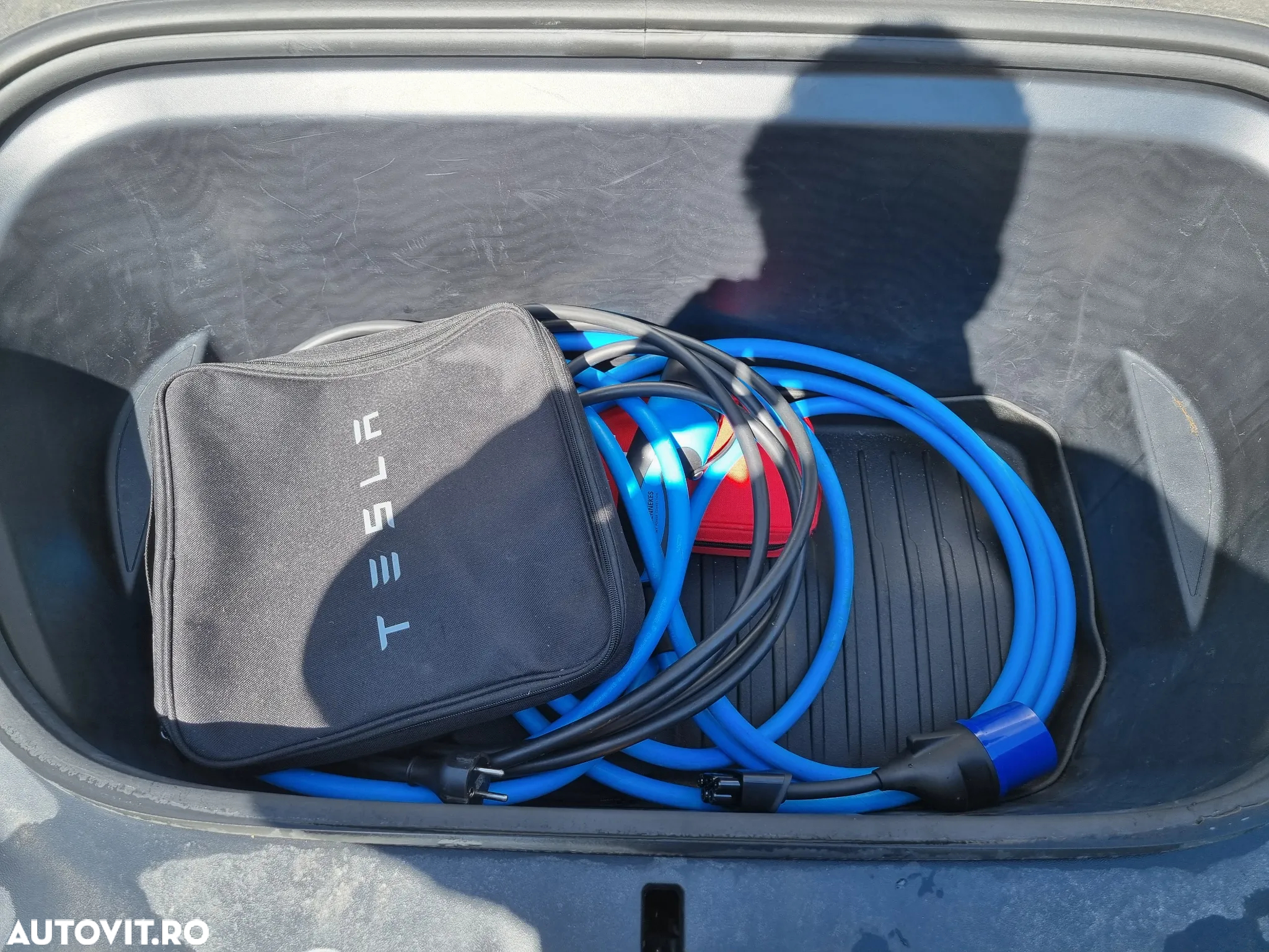 Tesla Model Y Long Range Dual Motor AWD - 11