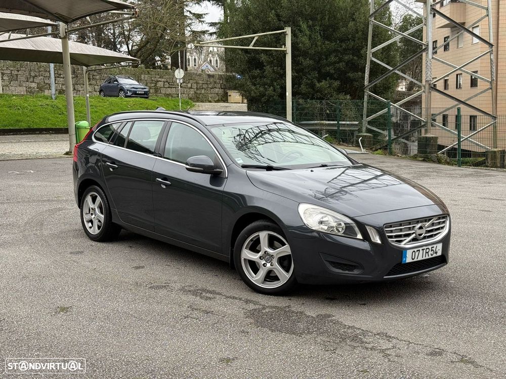 Volvo V60 1.6 D2 Drive Momentum Start/Stop - 1