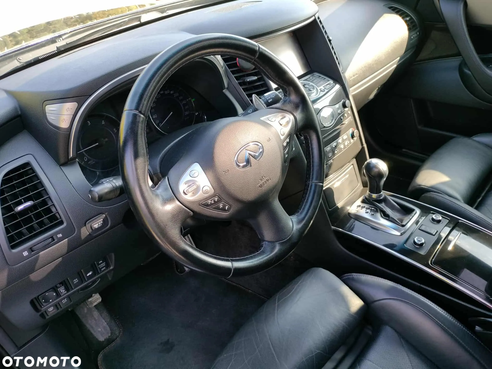 Infiniti QX70 ver-3-0d-s-premium - 11