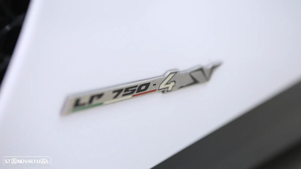 Lamborghini Aventador 6.5 V12 LP750-4 SV - 16