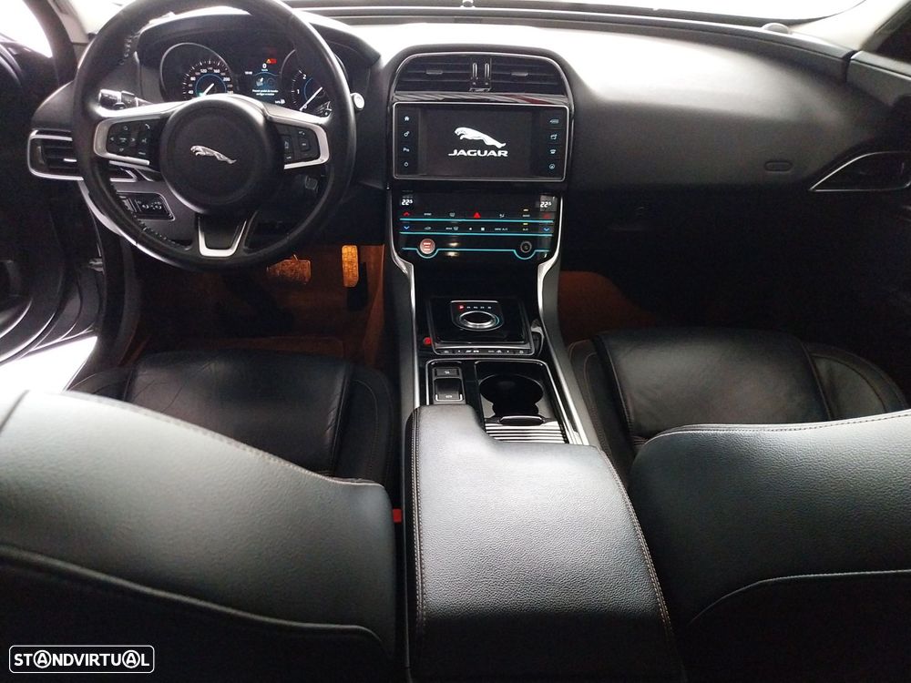 Jaguar XE 2.0 D R-Sport Aut. - 10