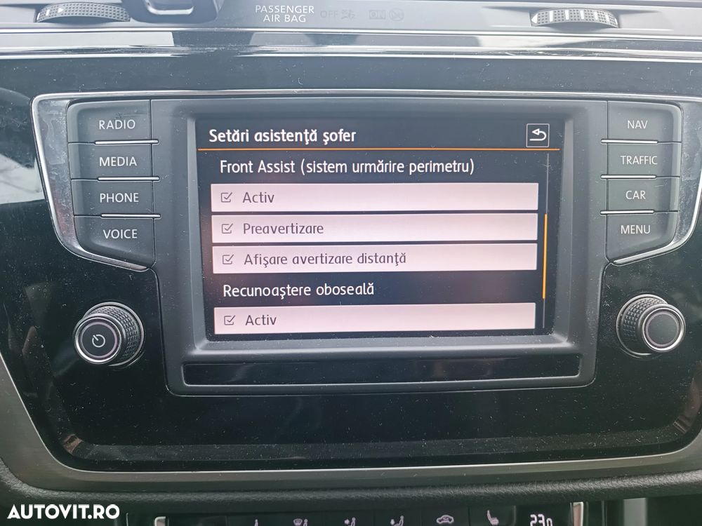 Volkswagen Touran 2.0 TDI SCR DSG Comfortline - 18