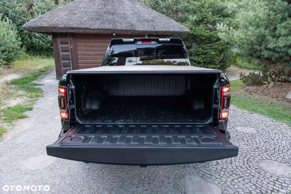 RAM 1500 5.7 Crew Cab Shortbed Limited Black - 20