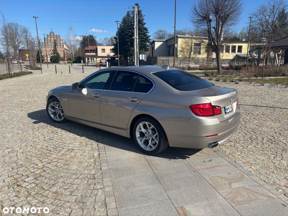 BMW Seria 5 528i - 4