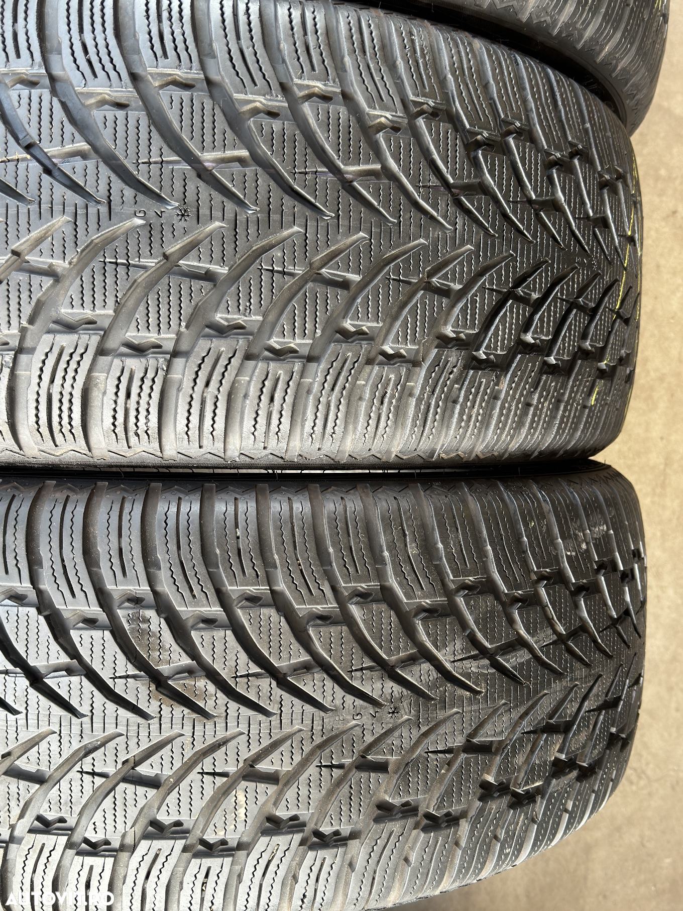 Vând 4 anvelope 255/45/21 nokian de iarnă ca noi - 4
