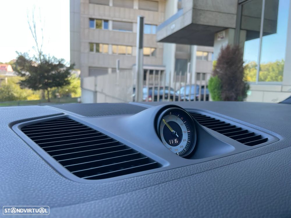 Porsche Cayenne Coupé E-Hybrid - 33