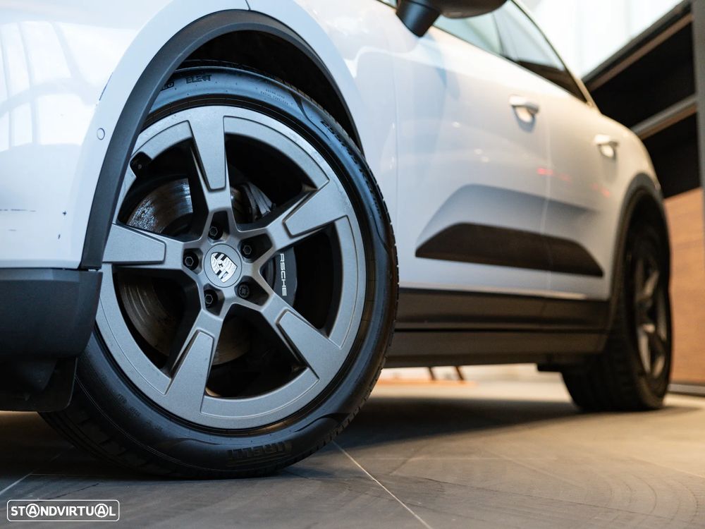 Porsche Macan Electric 4 - 15