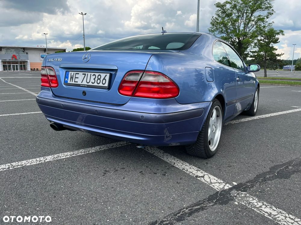 Mercedes-Benz CLK - 12