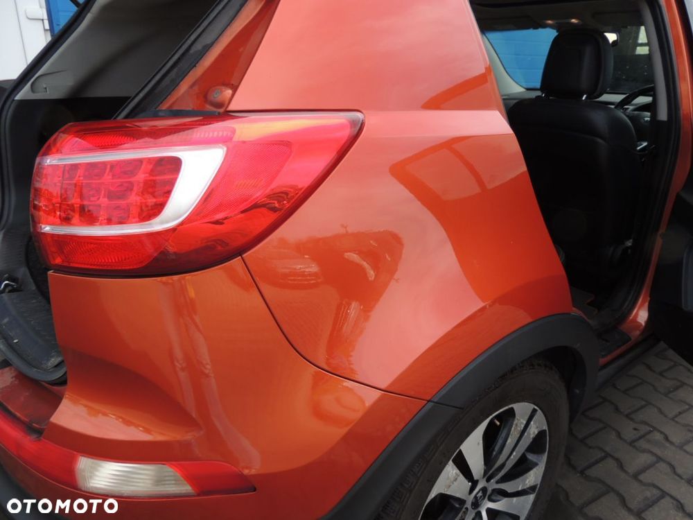 Ćwiartka nadwozia prawy tył KIA Sportage 3 '12 2.0 crdi - 1