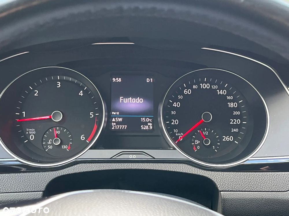 Volkswagen Passat - 19