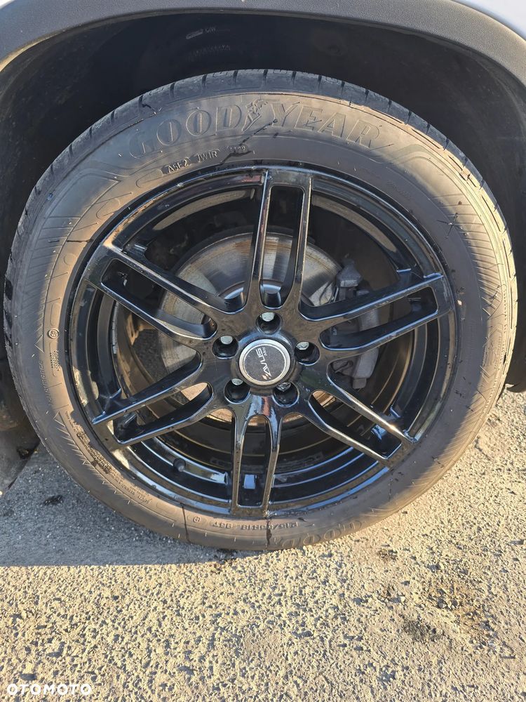 Volkswagen Tiguan - 14