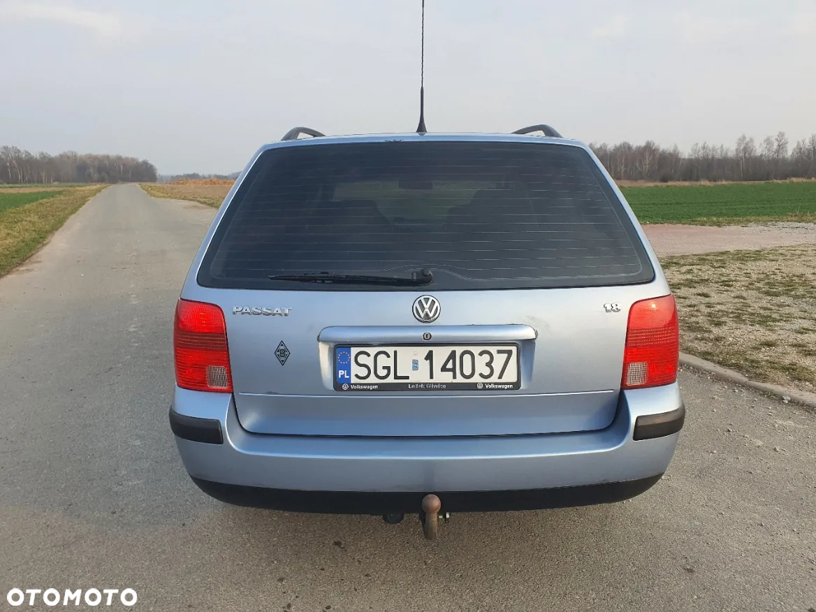 Volkswagen Passat 1.8 Comfortline - 22