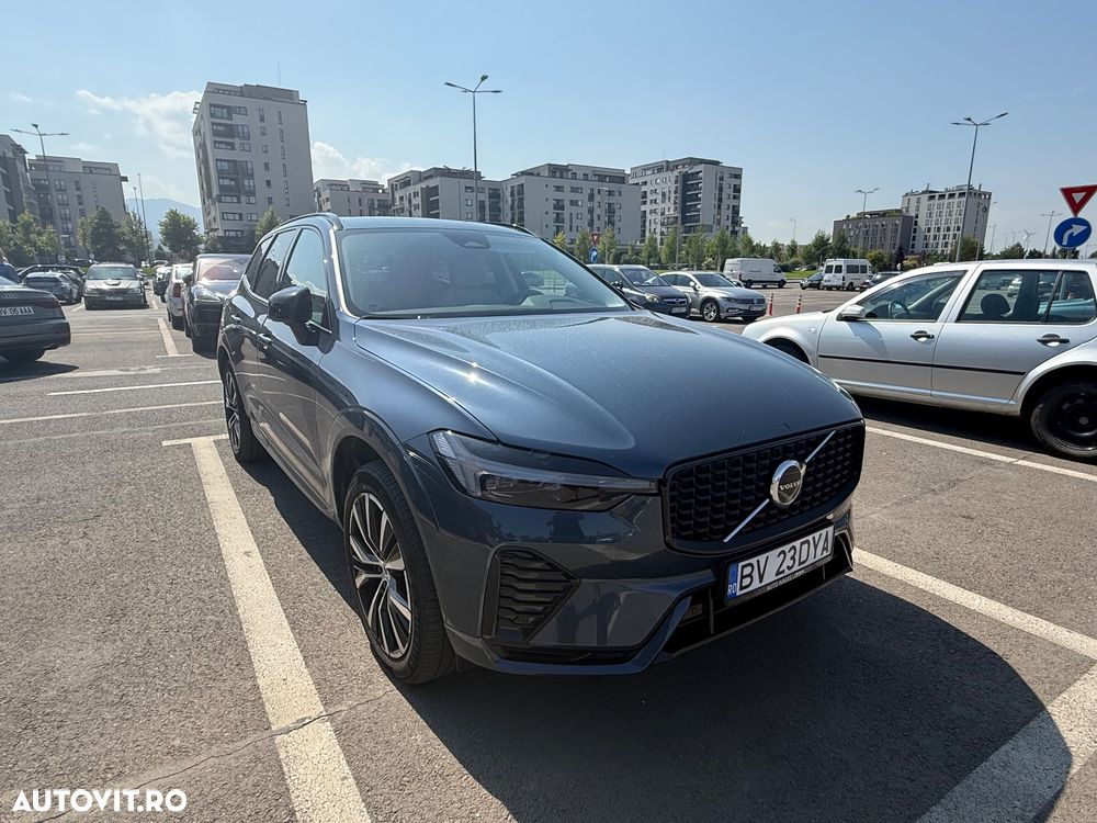 Volvo XC 60 B4 MHEV AT8 FWD R-Design - 2