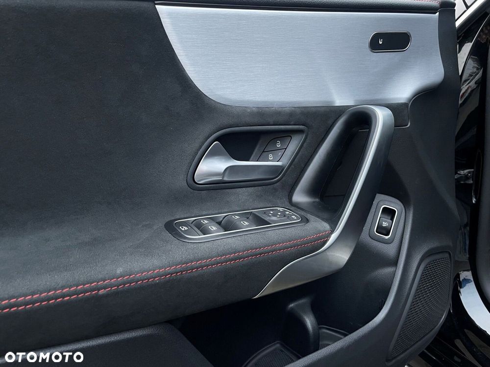 Mercedes-Benz CLA - 13