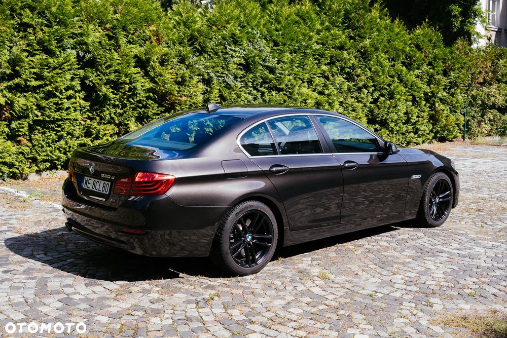 BMW Seria 5 530d xDrive - 9