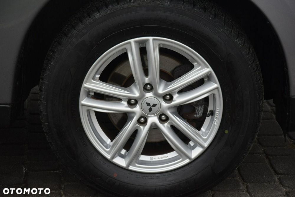 Mitsubishi Outlander 2.0 4WD Invite - 10