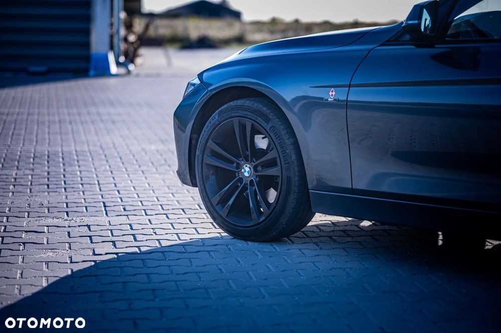 BMW Seria 3 328i - 3