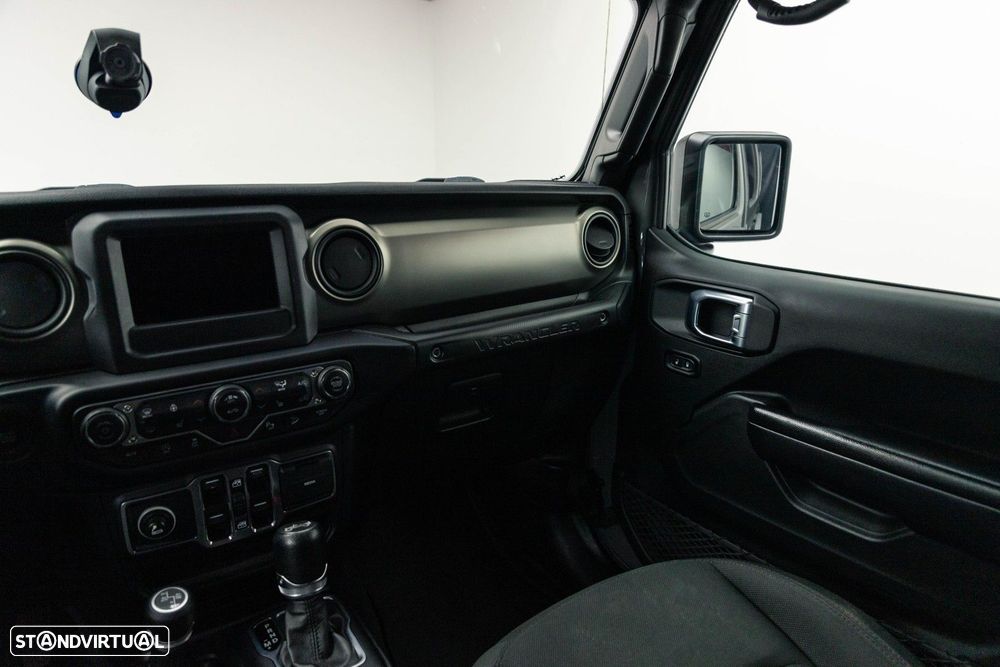 Jeep Wrangler Unlimited 2.2 CRD Sport AT - 36