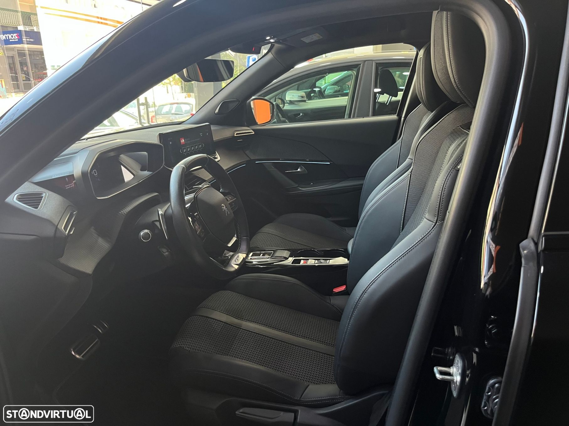 Peugeot 2008 1.5 BlueHDi GT EAT8 - 11