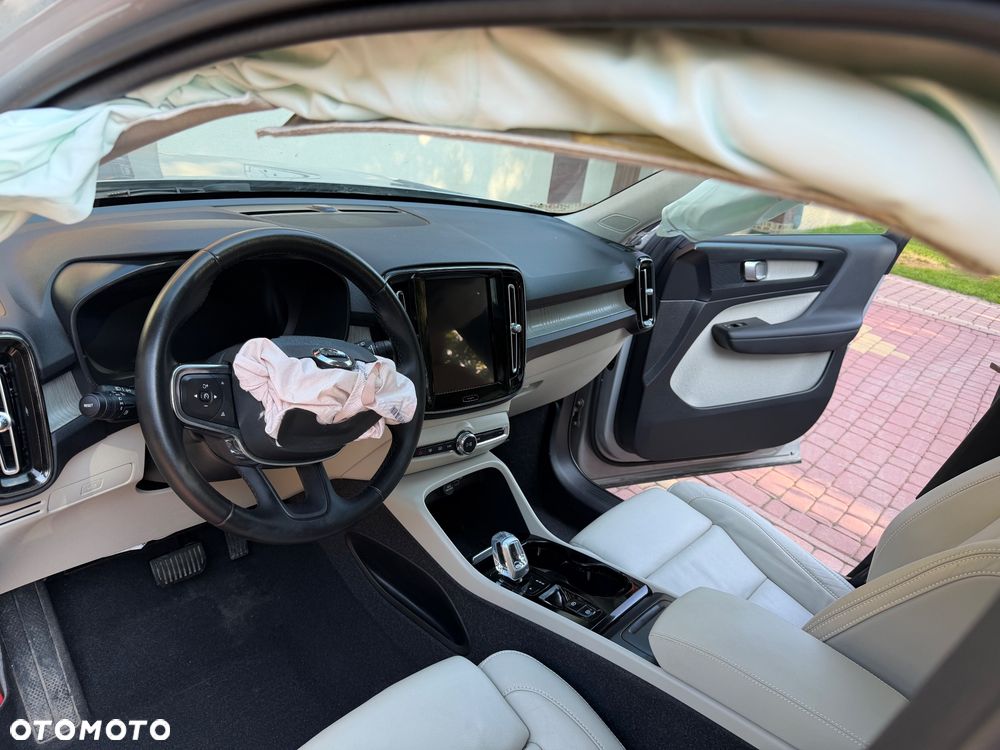 Volvo XC 40 B5 B AWD Ultimate Dark - 23