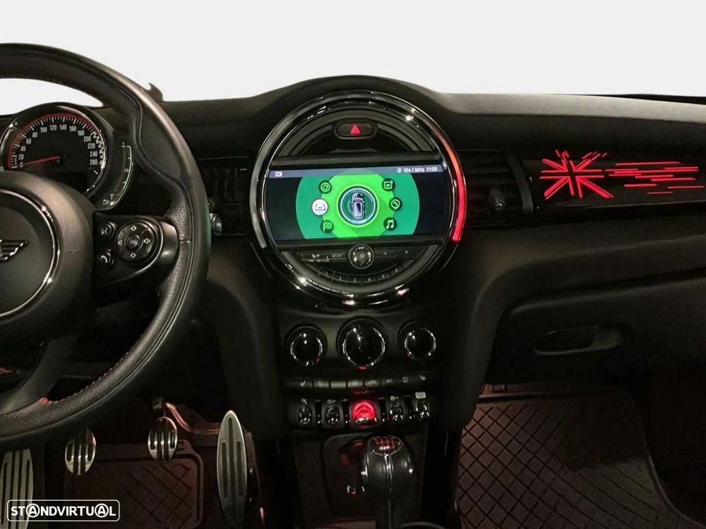 MINI 3 Portas John Cooper Works - 13