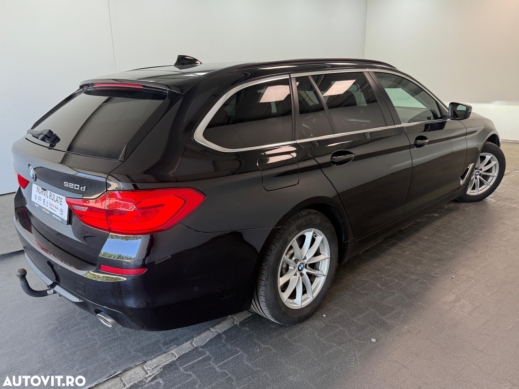 BMW Seria 5 520d Touring Aut. - 14