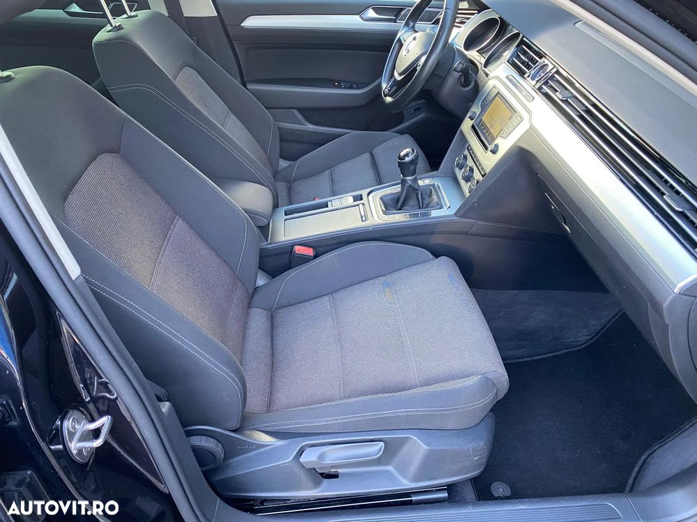 Volkswagen Passat - 16