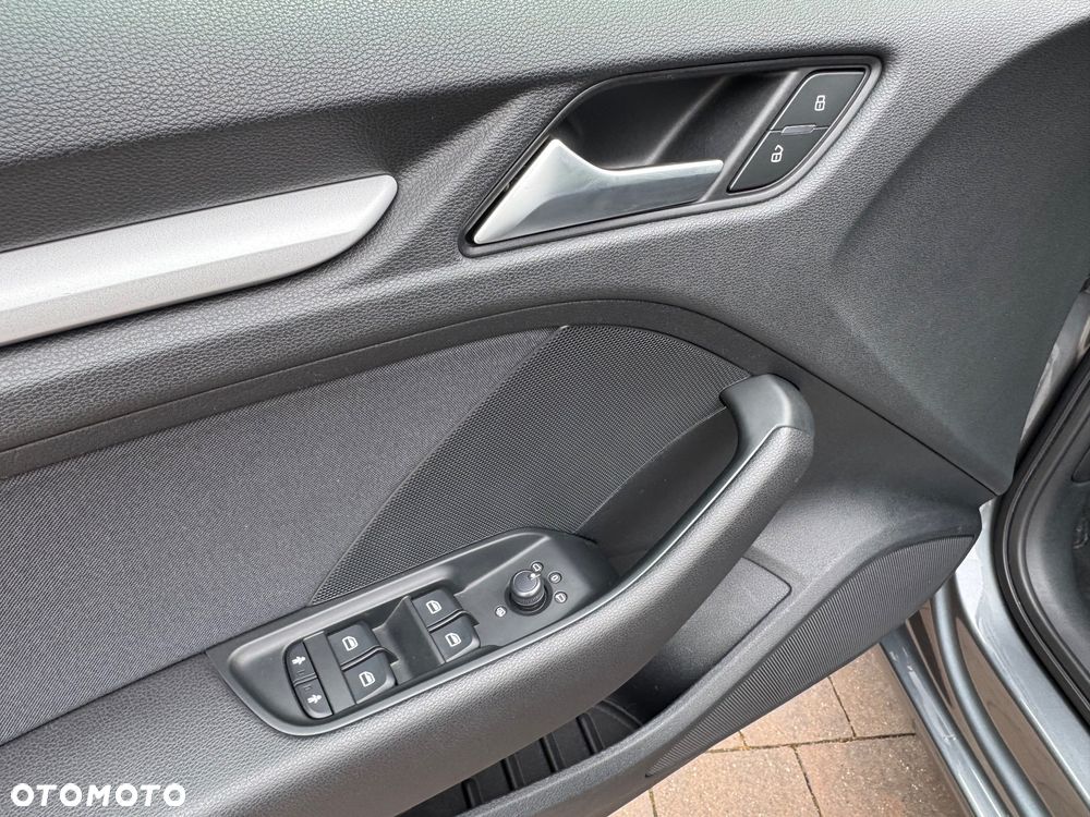 Audi A3 Sportback 2.0 TDI Quattro Attraction - 19