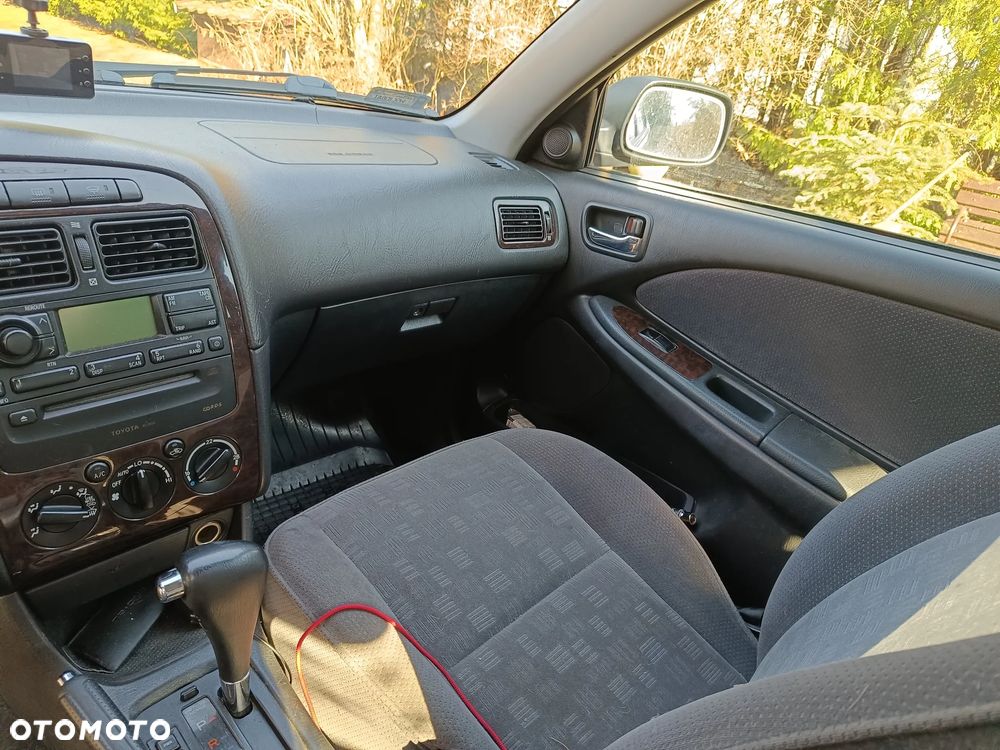 Toyota Avensis 2.0 VVT-i Sol - 11