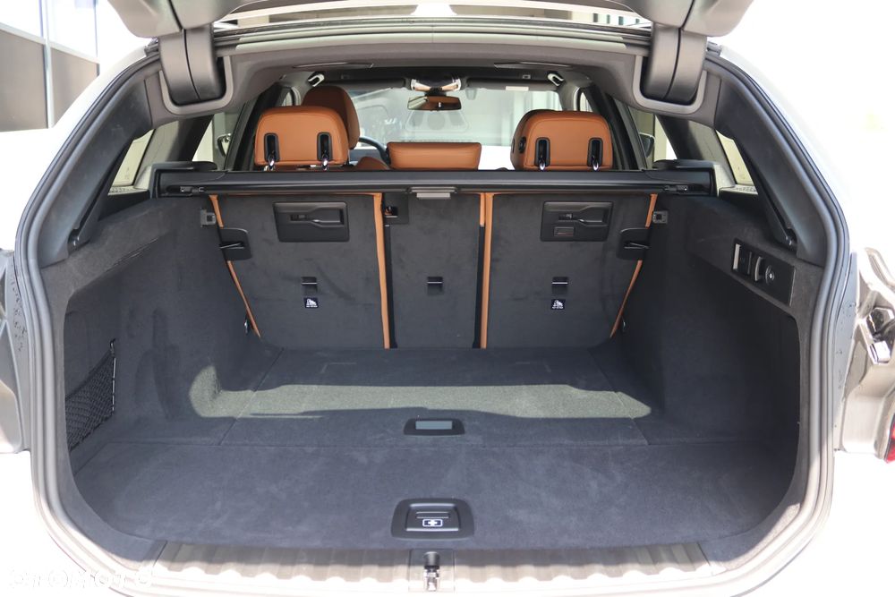 BMW Seria 3 330i xDrive M Sport - 22