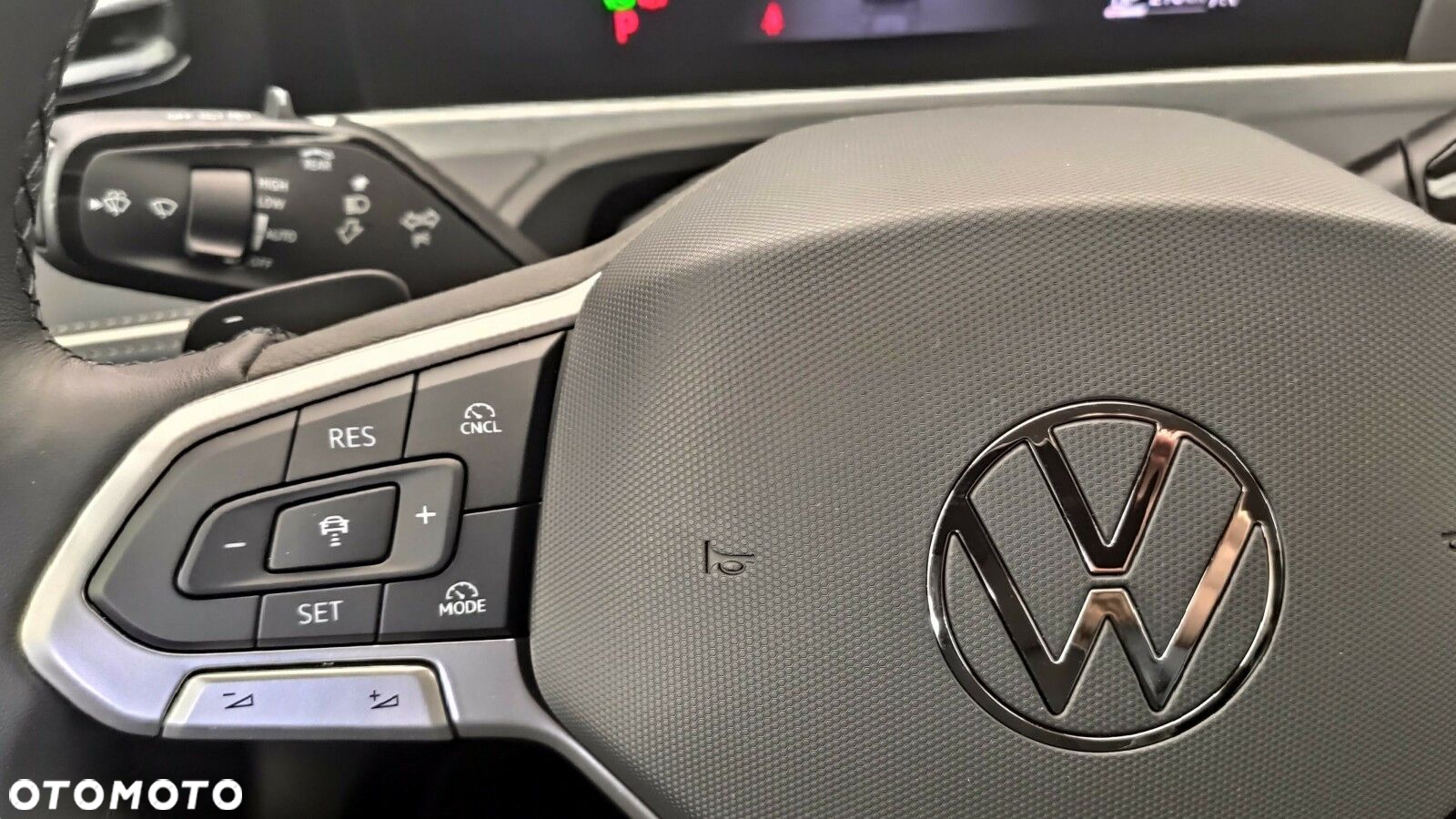 Volkswagen Passat - 18