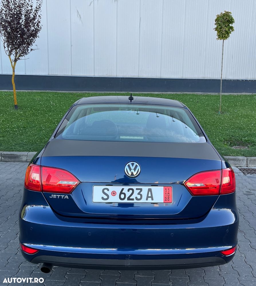 Volkswagen Jetta - 5