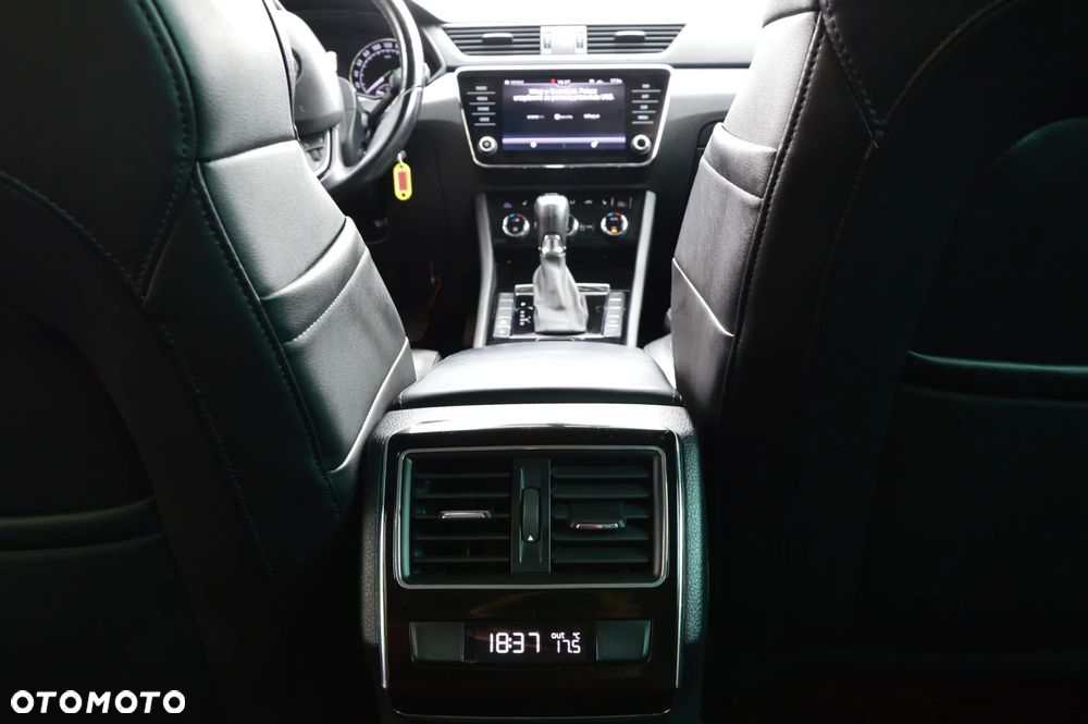 Skoda Superb 1.6 TDI DSG Ambition - 15