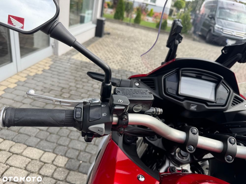 Honda VFR - 13