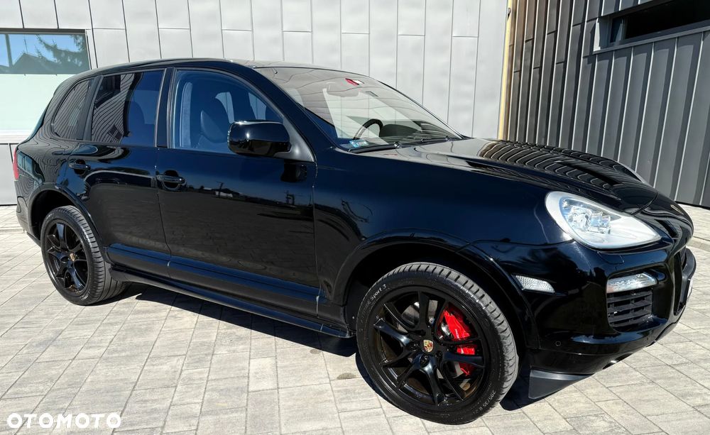 Porsche Cayenne Turbo - 1