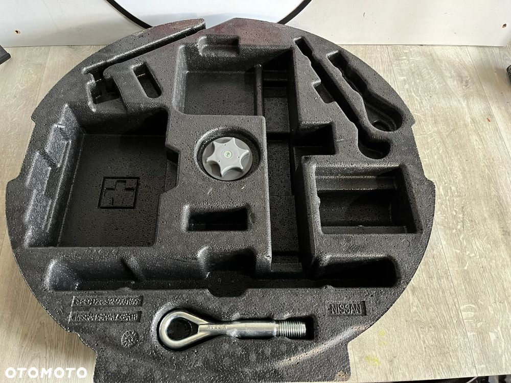 WKŁAD KOŁA STYROPIAN  NISSAN QASHQAI J11 849A7 4EA1B WKRĘTKA HOLOWNICZA UCHO HOLOWNICZE - 1