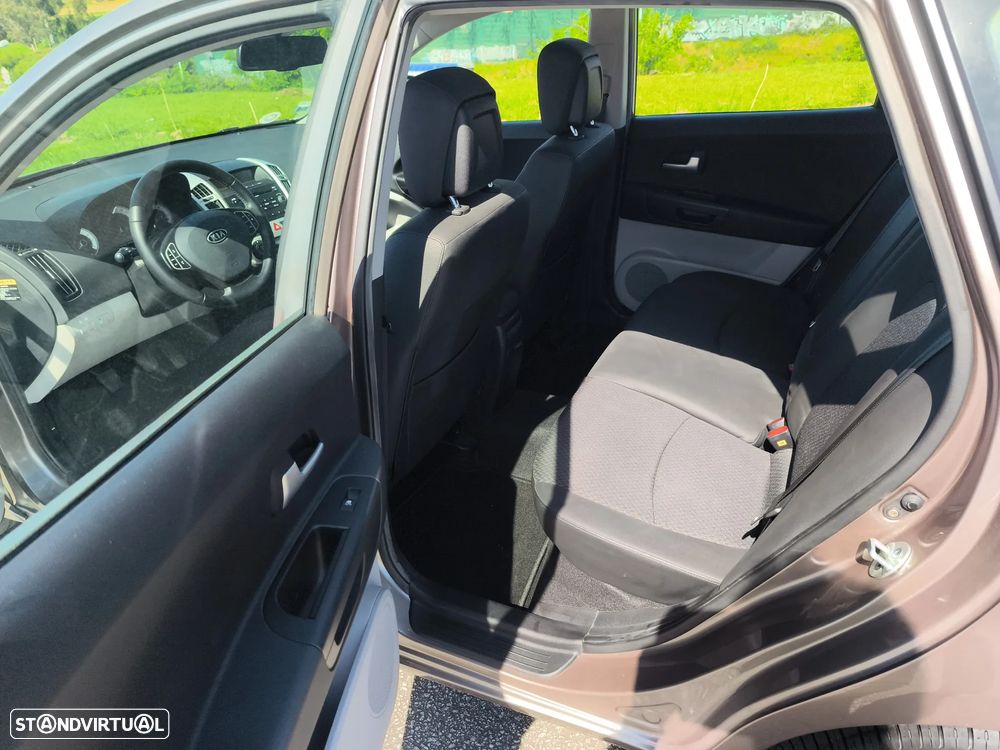 Kia Ceed 1.4 CVVT EX ISG - 11