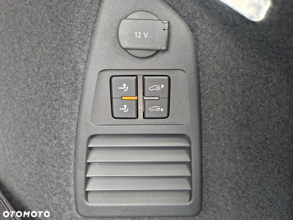 Volkswagen Touareg - 12