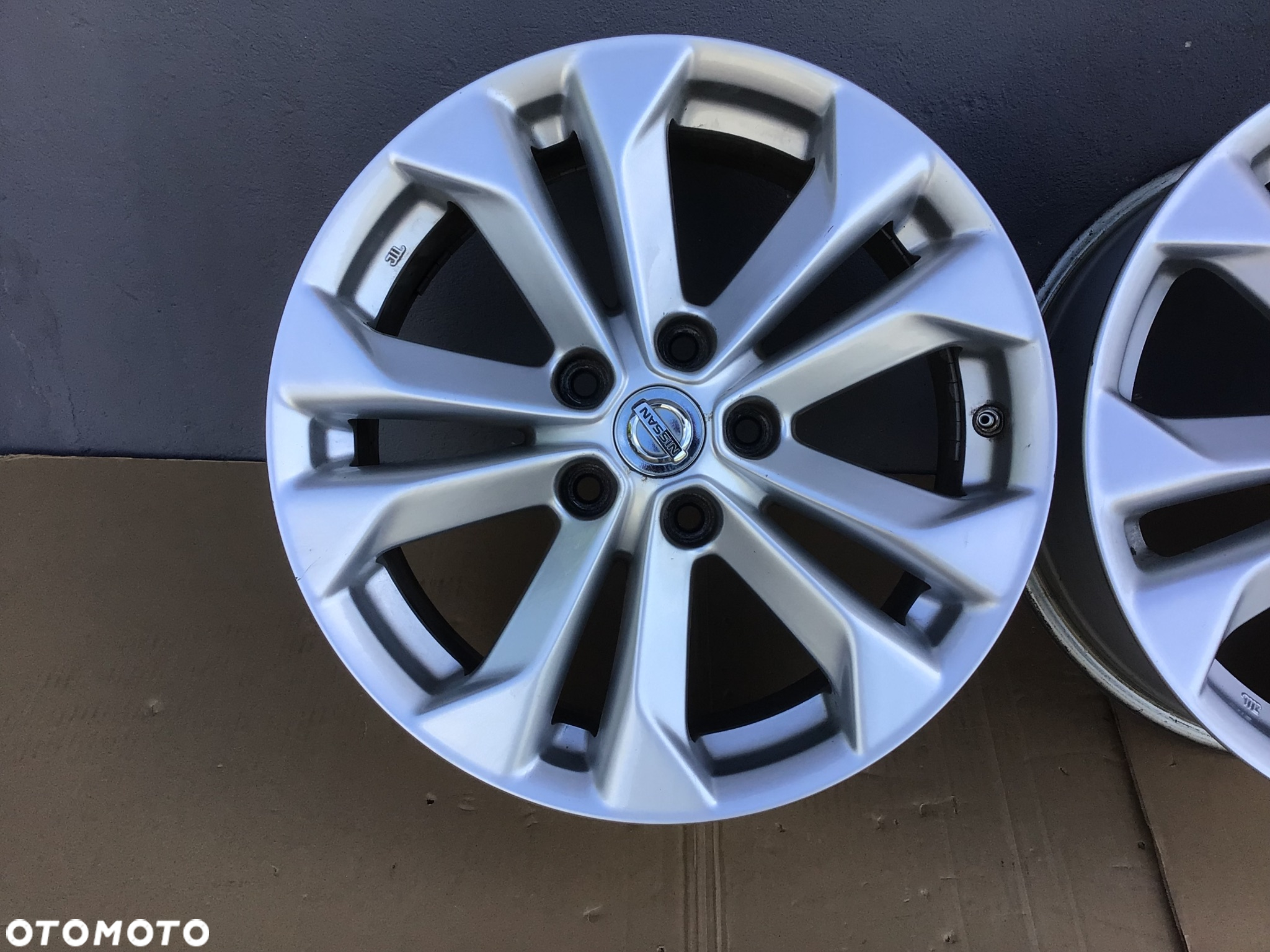 Felgi aluminiowe 4szt Nissan x-trail Qashqai 17x7 et45 5x114,3 z czujnikami - 2