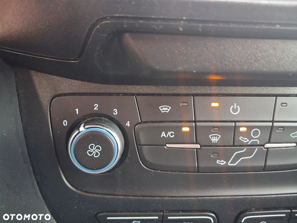 Ford TRANSIT CONNECT - 19