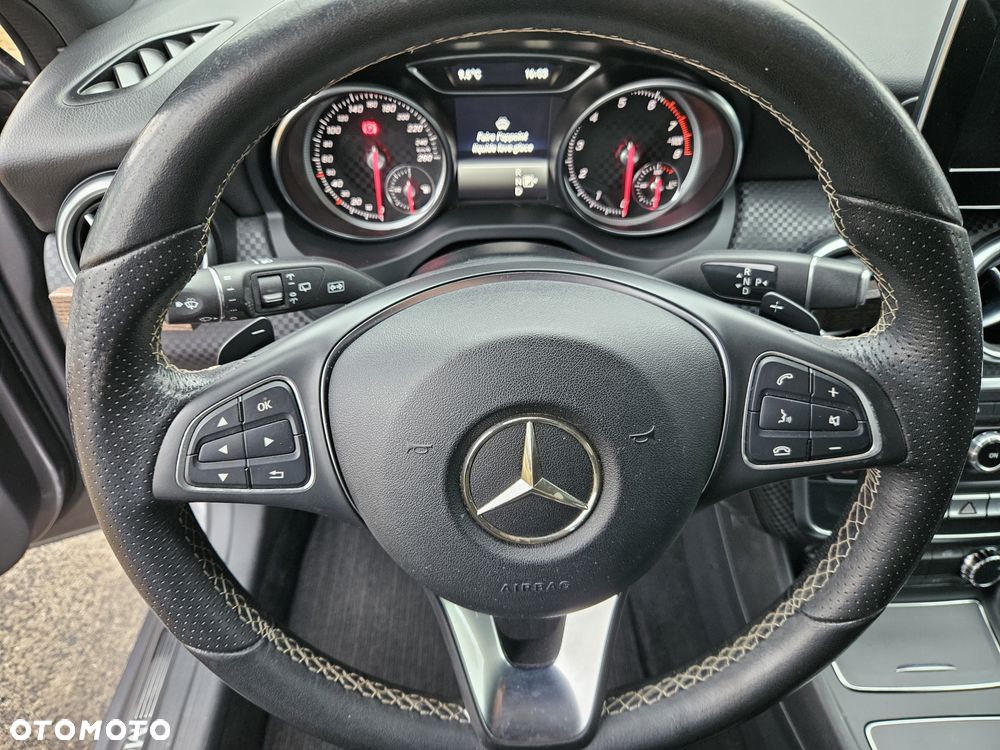 Mercedes-Benz Klasa A 180 7G-DCT StreetStyle - 40