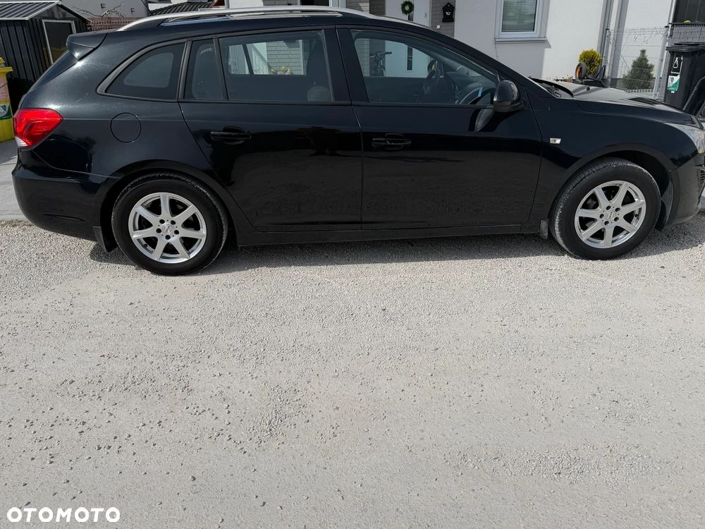 Chevrolet Cruze 1.6 LS - 3