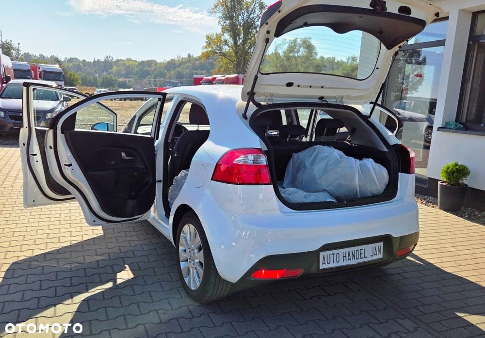 Kia Rio - 28