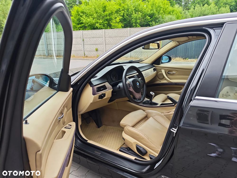 BMW Seria 3 325i - 5
